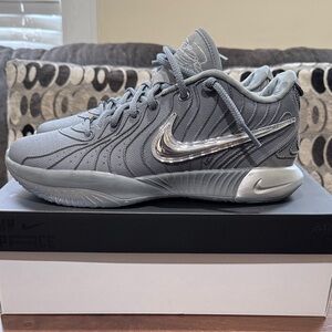 Nike LeBron 21 Grey Sneakers with Metallic Silver Swoosh Sz 11